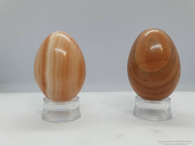 Ónix márvány ásvány tojások műanyag tartón