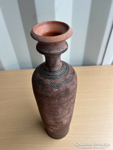 Laky-marked ceramic vase with handles a59