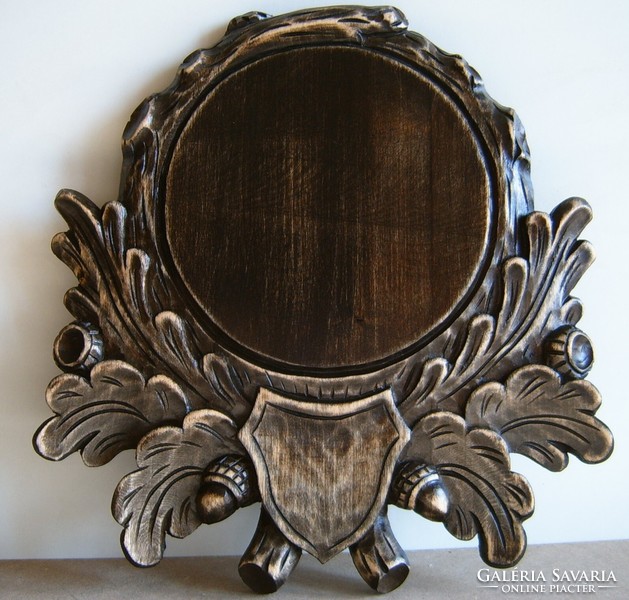 Trófaalátét agyaralátét trófeafaragás vadászajándék preparátum preparálás kopjafa vadásztermék kutya