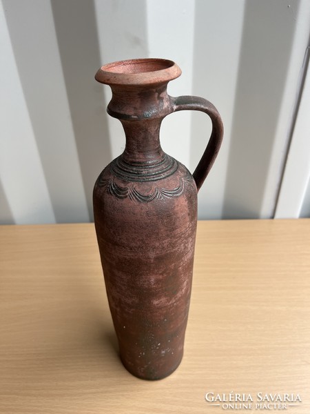 Laky-marked ceramic vase with handles a59