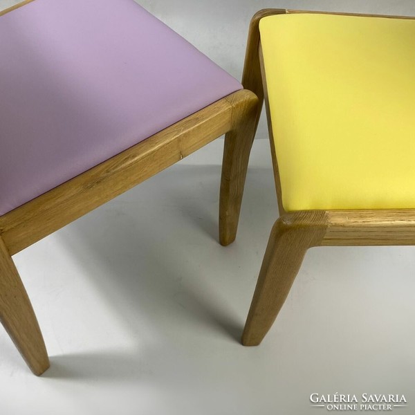 Skandináv tömörfa szék pár urbánosítva. Pasztell lila-sárga vegán bőr