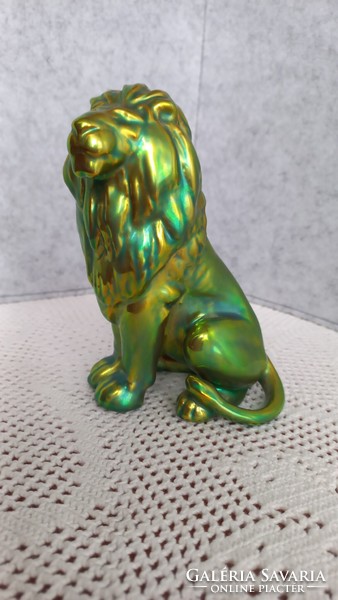 Zsolnay eozin lion, gold shield seal, flawless, 13.5 x 10 cm