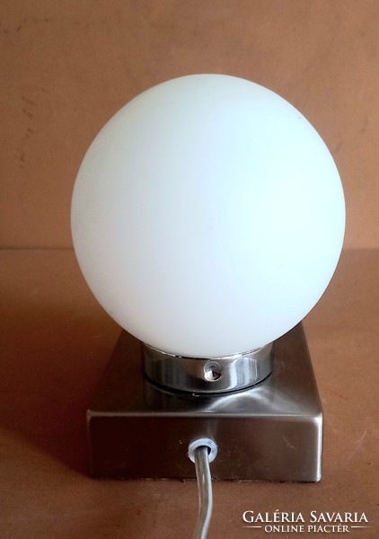 Nikkel tejüveg gömb asztali lámpa ALKUDHATÓ Art deco design