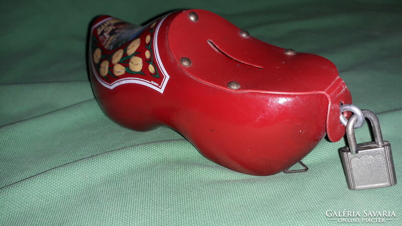 Old travel souvenir Dutch hand-painted wooden slipper / bush with padlock wall decoration 17 cm according to the pictures