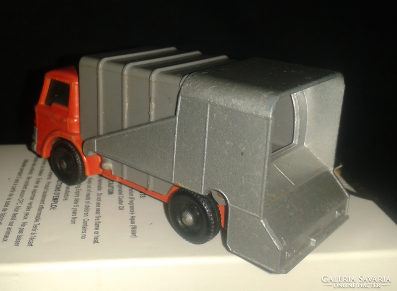 Matchbox Ford Refuse Truck Regular Lesney England 1966