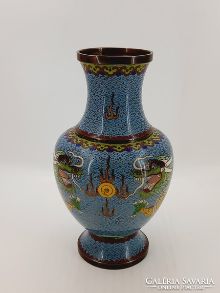 Chinese dragon enamel vase, 18.5 cm