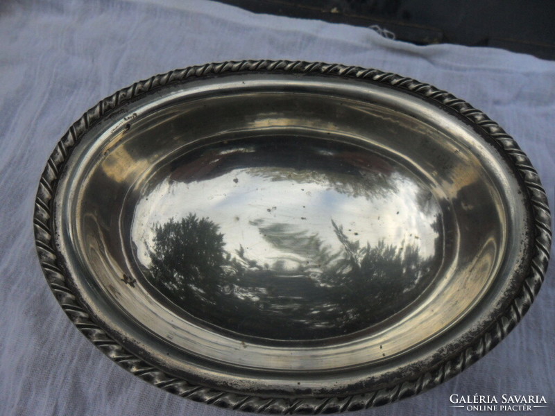 4-legged smaller silver serving hazelnut bowl