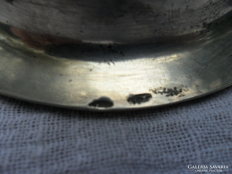 4-legged smaller silver serving hazelnut bowl