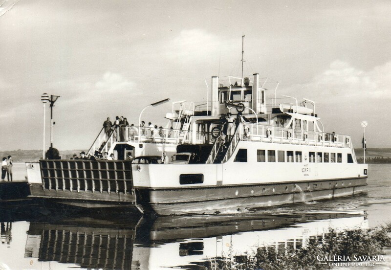 307 --- Running postcard Balaton ferry