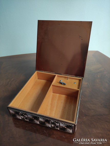Lignifer red copper cigarette / jewelry music box
