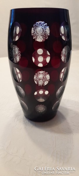 Beautiful burgundy lead crystal vase 20cm