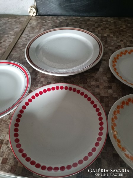 Plates for replacement