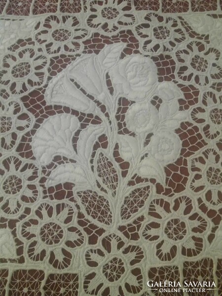 Hófehér Kalocsa rosette, lace tablecloth, 81x33
