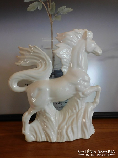 Nagy méretű fehér porcelán ló 27 cm