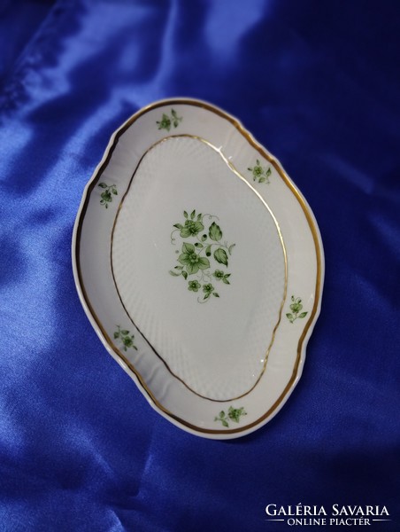 Scarbantia porcelain with Raven Háza pattern