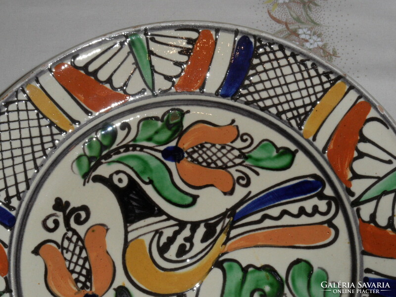 Corundum bird wall plate