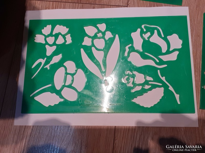 Quercetti drawing templates 4 in one green, solid creative toy