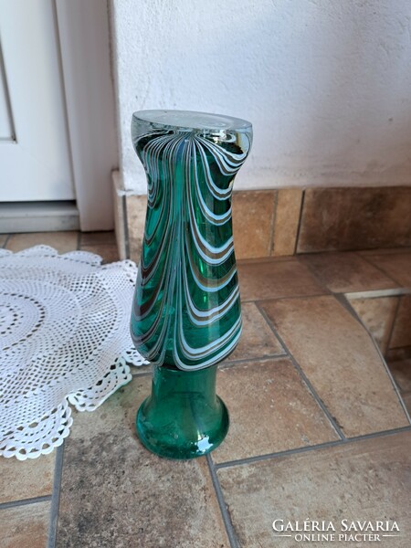 Gyönyörű 22 cm magas Opál jellegű üveg váza Gyűjtői mid-century modern  lakásdekoráció hagyaték