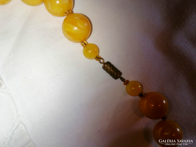 Vintage, yellow 80 cm necklace 252.