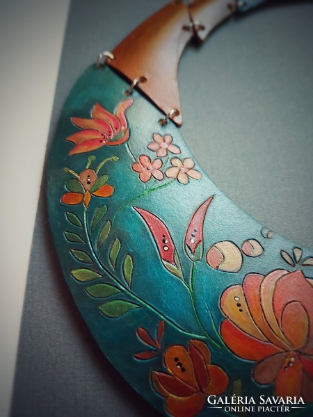 Rose hand-painted leather necklace turquoise-yellow