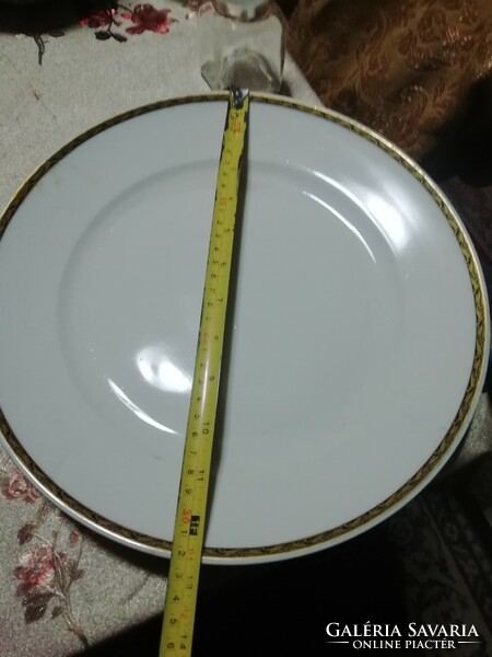 Porcelain offering 22. Kpm is in the condition shown in the pictures