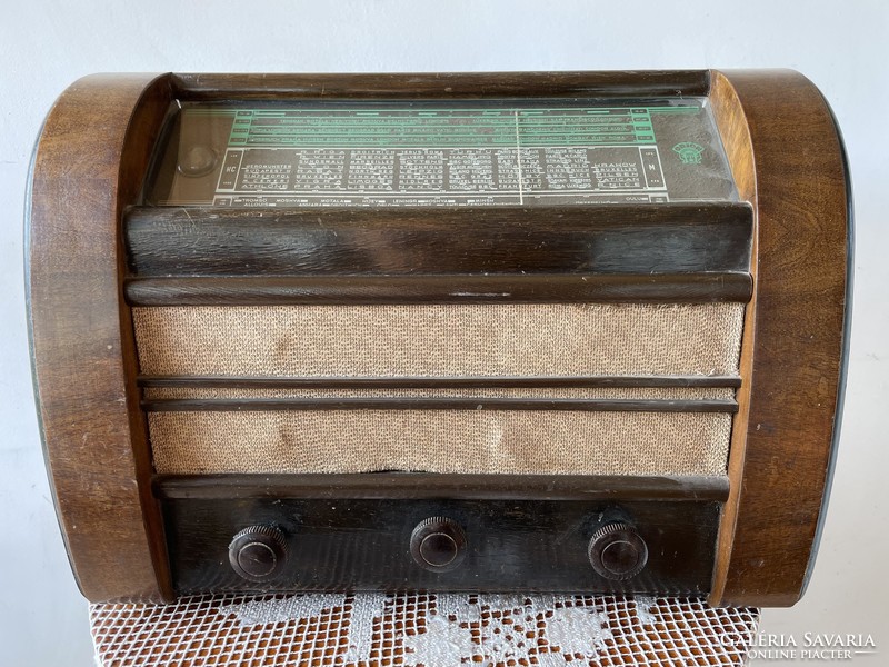 Old orion type 440 table radio 1949