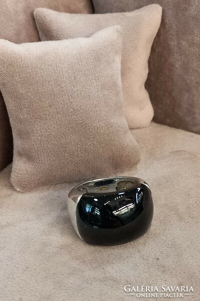 Design silver ring with onyx stone