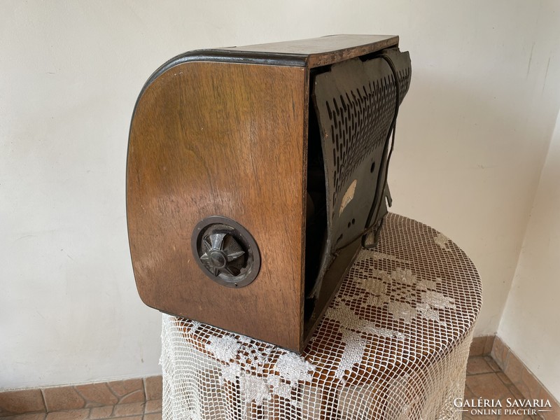 Old orion type 440 table radio 1949