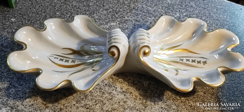 Double shells from Herend with excellent, golden pattern.. Large size..