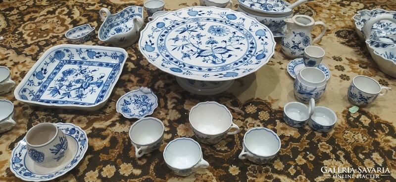 Meissen tableware with mixed markings, 98 pcs.