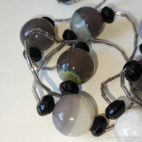 Beautiful large agate spherical onyx necklace