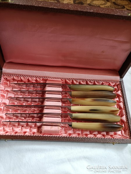 Rozsdamentes kések eredeti dobozában