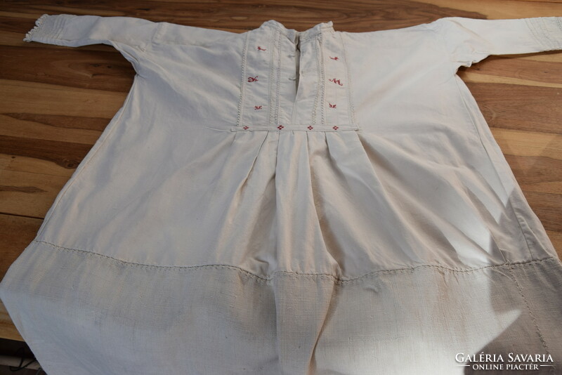 Antique old linen linen hand-embroidered nightgown undergarment with km monogram inscription folk tradition-preserving dog