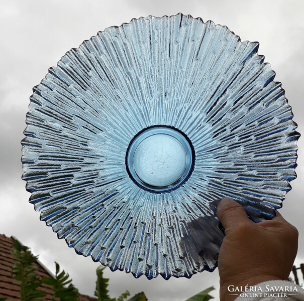 Iceglass,100 EUR körüli áron külföldön  - 1db. Tauno Wirrkala + 1db. hasonló kék üvegtál együtt