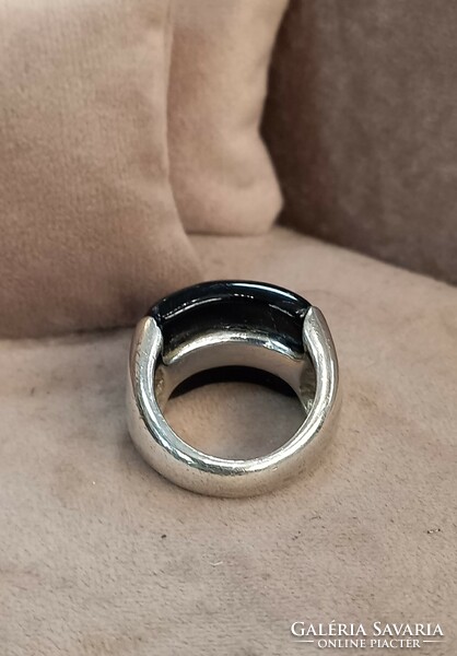 Design Ezüst Gyűrű Onix Kővel