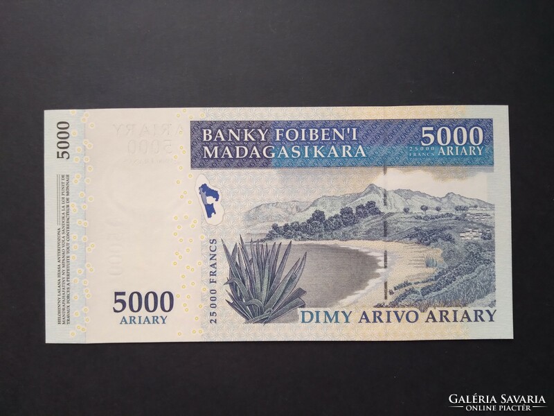 Madagascar 5000 ariary/ 25000 francs 2003 unc