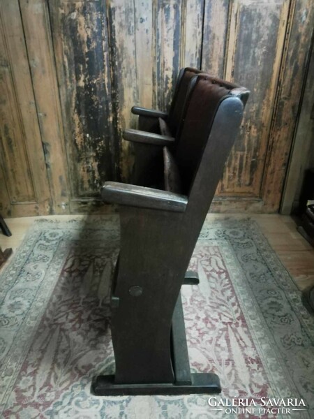 Mozi székek párban, újra kárpitozva, igényesen felújítva, 1950-es, 60-as évekből, bőr kárpittal