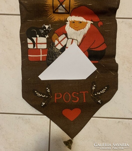 Karácsonyi postaláda, üzenőzseb - levelezés a Télapóval