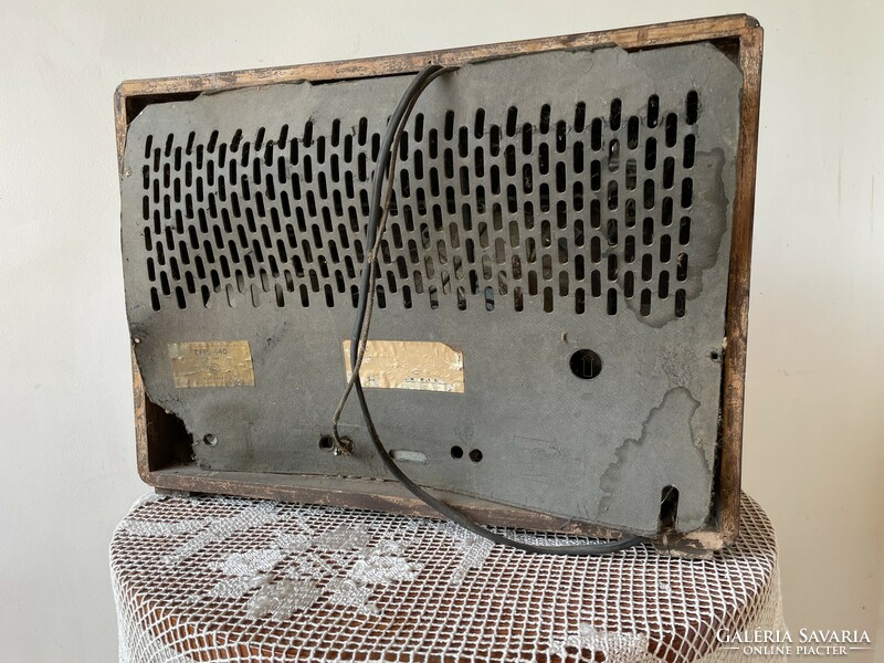 Old orion type 440 table radio 1949