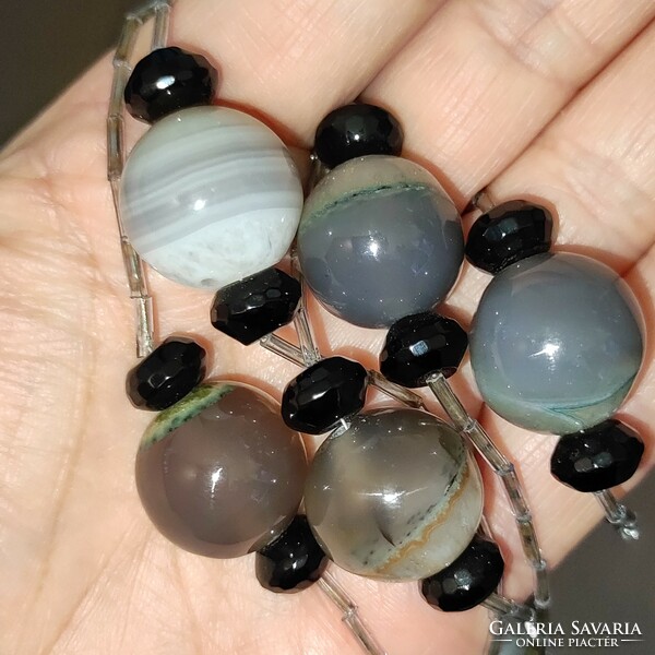 Beautiful large agate spherical onyx necklace