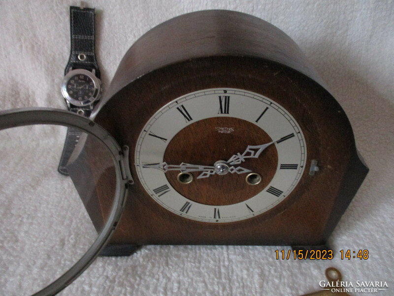 For sale is a half-baked English Smiths Einfield table (mantel) clock.