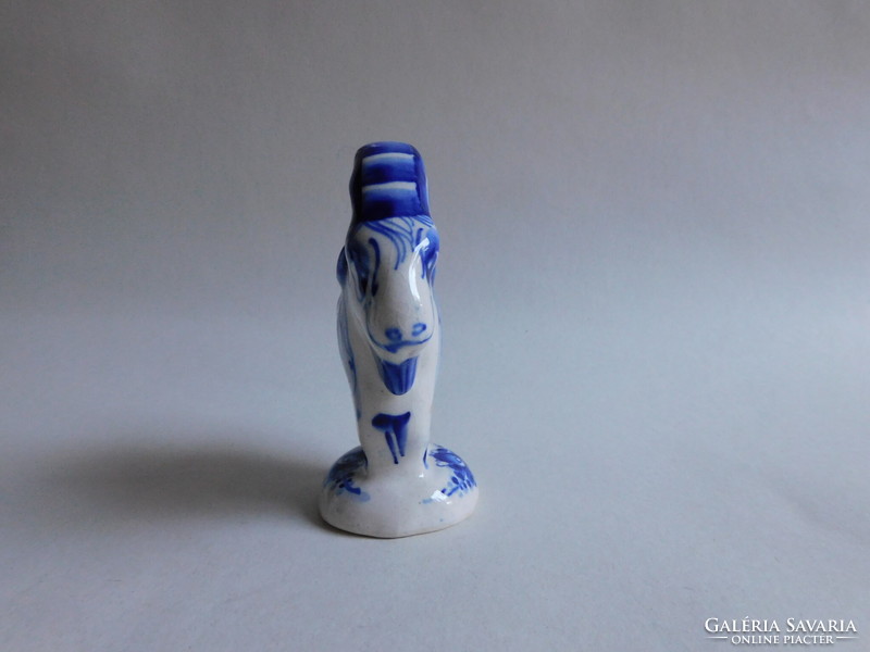Kos figura - vélhetően orosz Gzsel porcelán - 10 cm