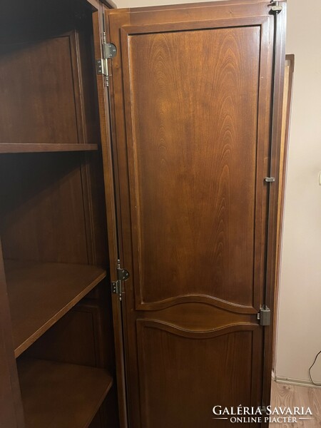 Baroque-style 3-door solid beech bedroom wardrobe in mint condition