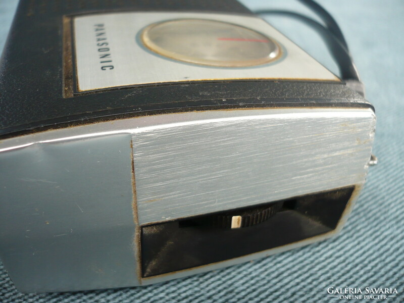 Retro Panasonic 1970 r-1159 transistor radio