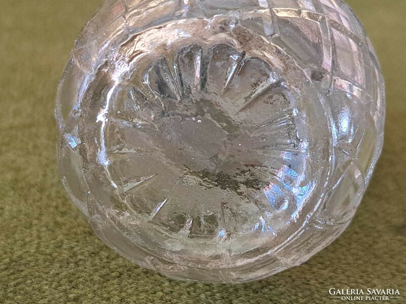 Régi apró vastag üveg fűszeres sószóró fém kupakkal