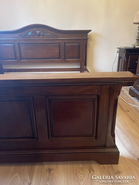 Baroque style bed frame with bedside cabinet in perfect condition