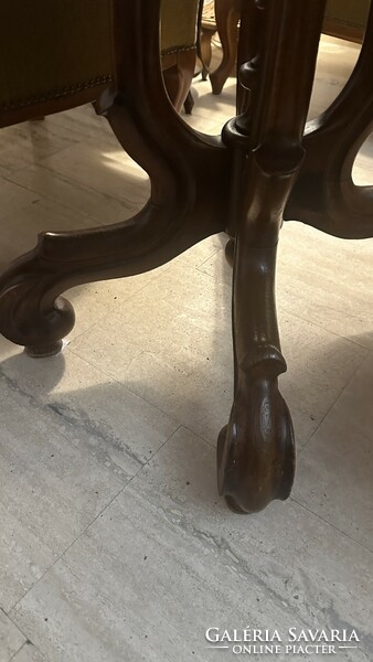 Table with octopus legs, neo-baroque