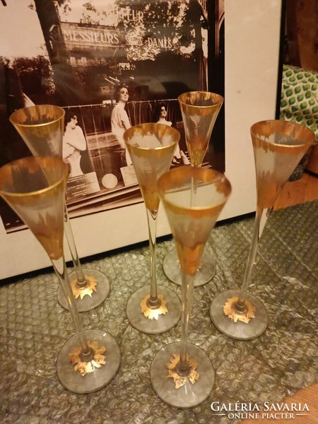 Champagne glasses set