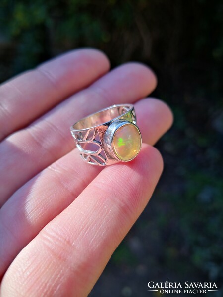 Beautiful silver ring with opal stones