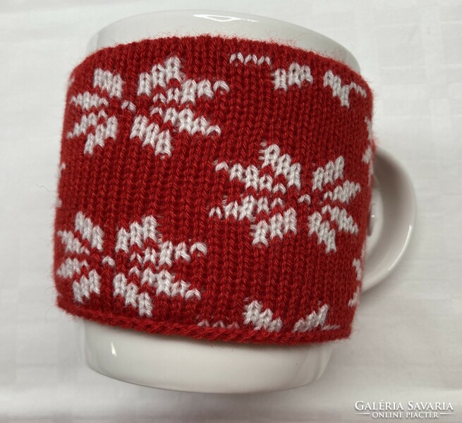 Christmas mug with porcelain knitted warmer
